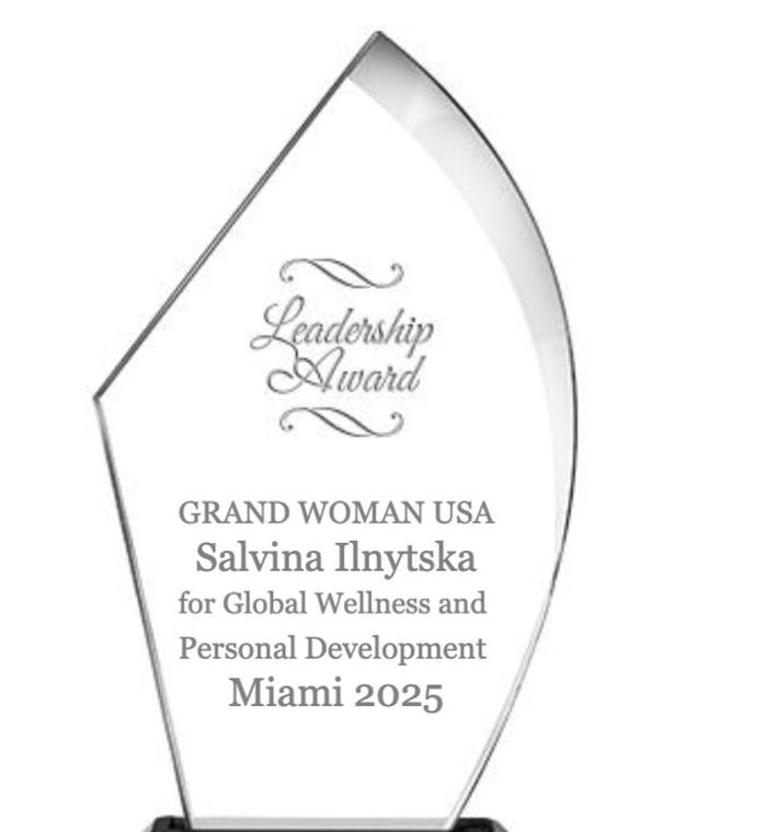 Статуэтка Leadership Award — Grand Woman USA